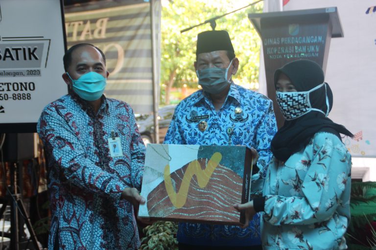 Perluas Pasar UMKM, Pekalongan Luncurkan Lokapasar Batik