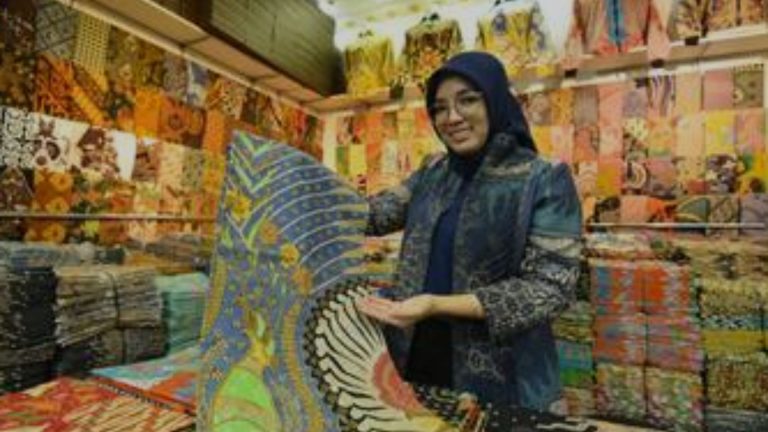 Rumah Batik Jinggar: Inovasi Teknologi untuk UMKM Go Global