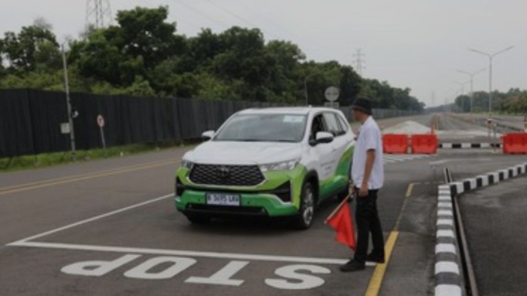 Toyota Sediakan 50 Mobil Bioetanol untuk Uji Coba