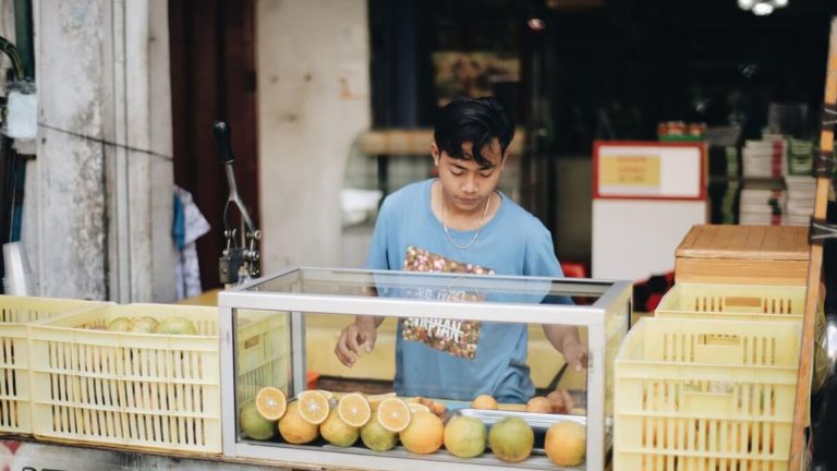 UMKM Jadi Penopang Ekonomi, Ada Apa Dibaliknya?