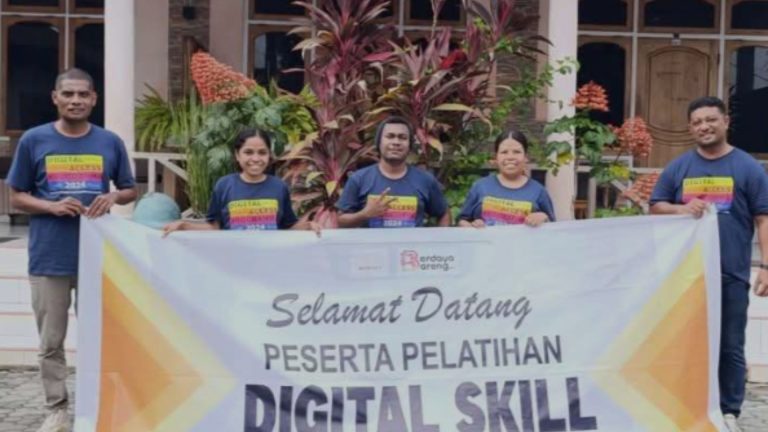 Pelaku UKM Alor Belajar Desain dan Video Promosi di Era Digital