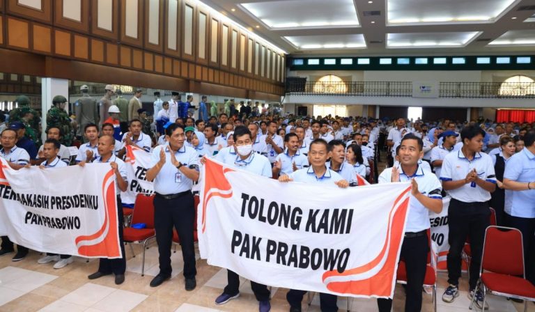 Wamenaker Pastikan Tak Ada PHK di Sritex Sukoharjo