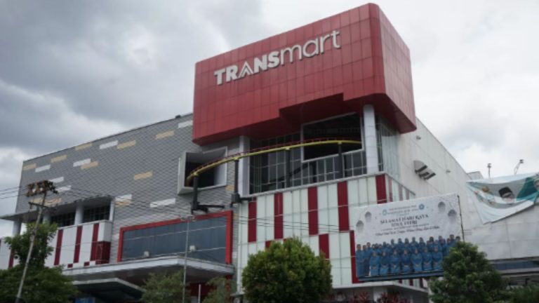 Transmart Kubu Raya Pontianak Tutup Permanen, Warga Rusuh Menjarah Barang dan Makanan