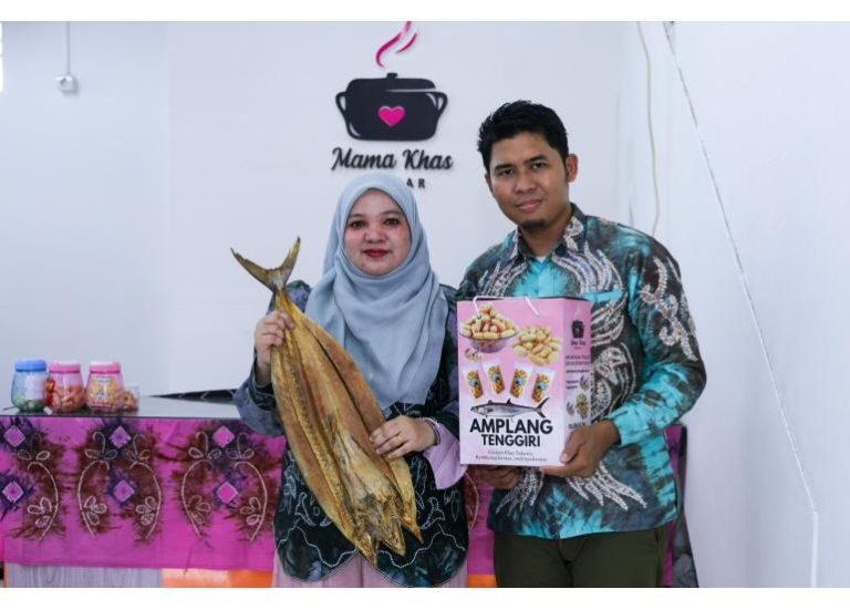 Geti Media UKM - Menteri UMKM Resmikan Kembali Toko Mama Khas Banjar