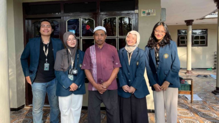 Geti Media - KKN Mahasiswa FISIP UMM Ubah Cara UMKM Ngawonggo Berjualan di Era Digital