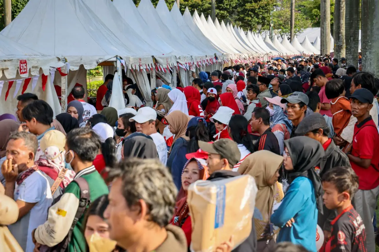Pesta Rakyat Rri Pesta Rakyat HUT RI 80 di Monas hadirkan 300 ribu porsi kuliner UMKM ...