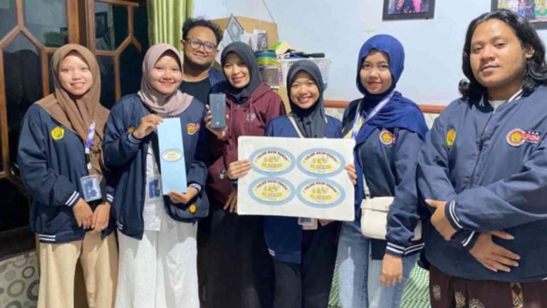 Geti Media UKM - Transformasi Digital UMKM Desa Tenggir, Peran Aktif Mahasiswa KKN Universitas Jember