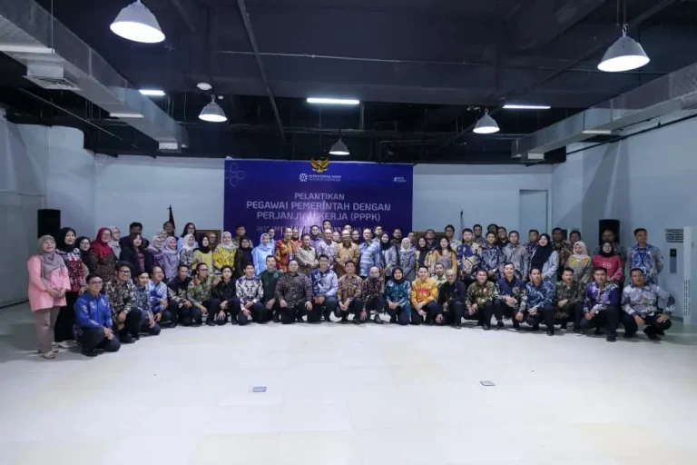 Geti Media UKM - Pelantikan 70 PPPK Kementerian UMKM Diharapkan Dorong Layanan Berkualitas